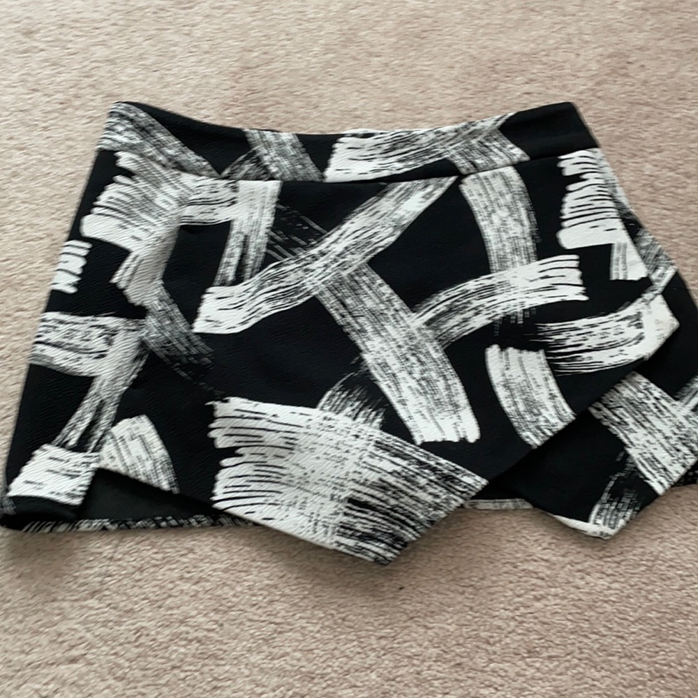 AQUA Skort. Size Small.